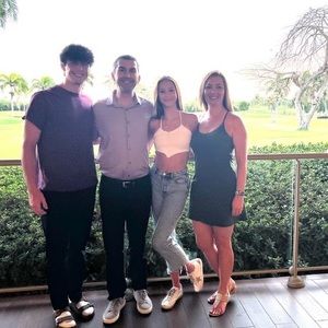 Meet your Posher, Adriane